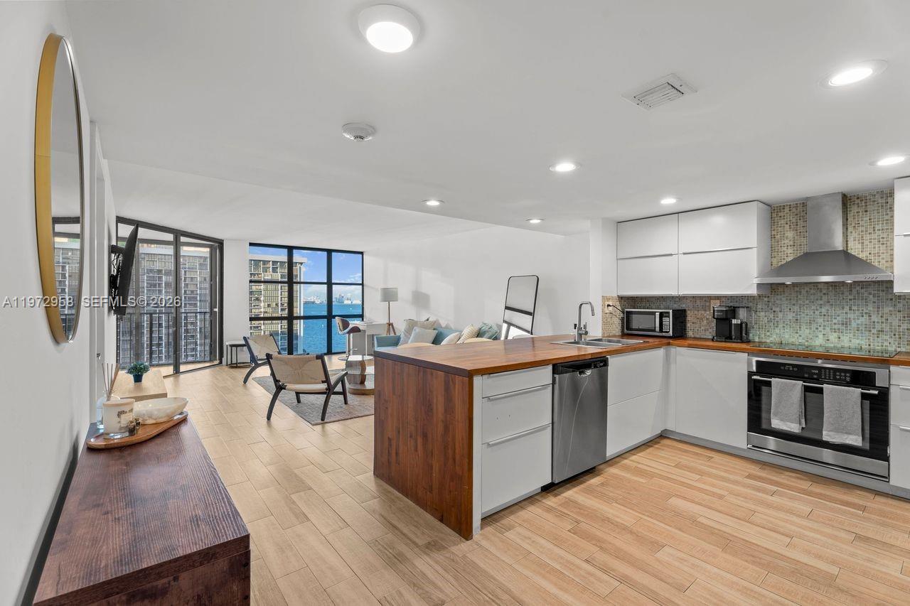 image Brickell Place III3