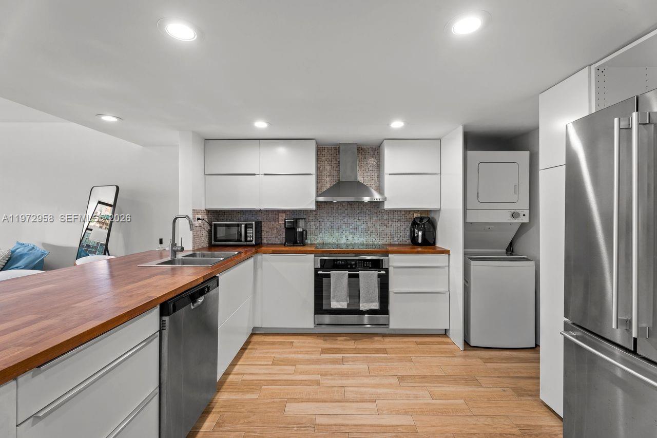 image Brickell Place III8