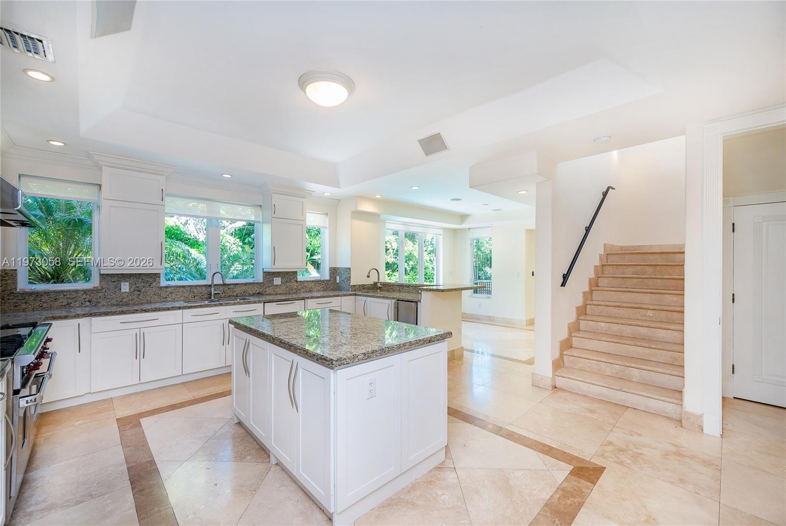 541 S Mashta Dr Key Biscayne, FL 33149