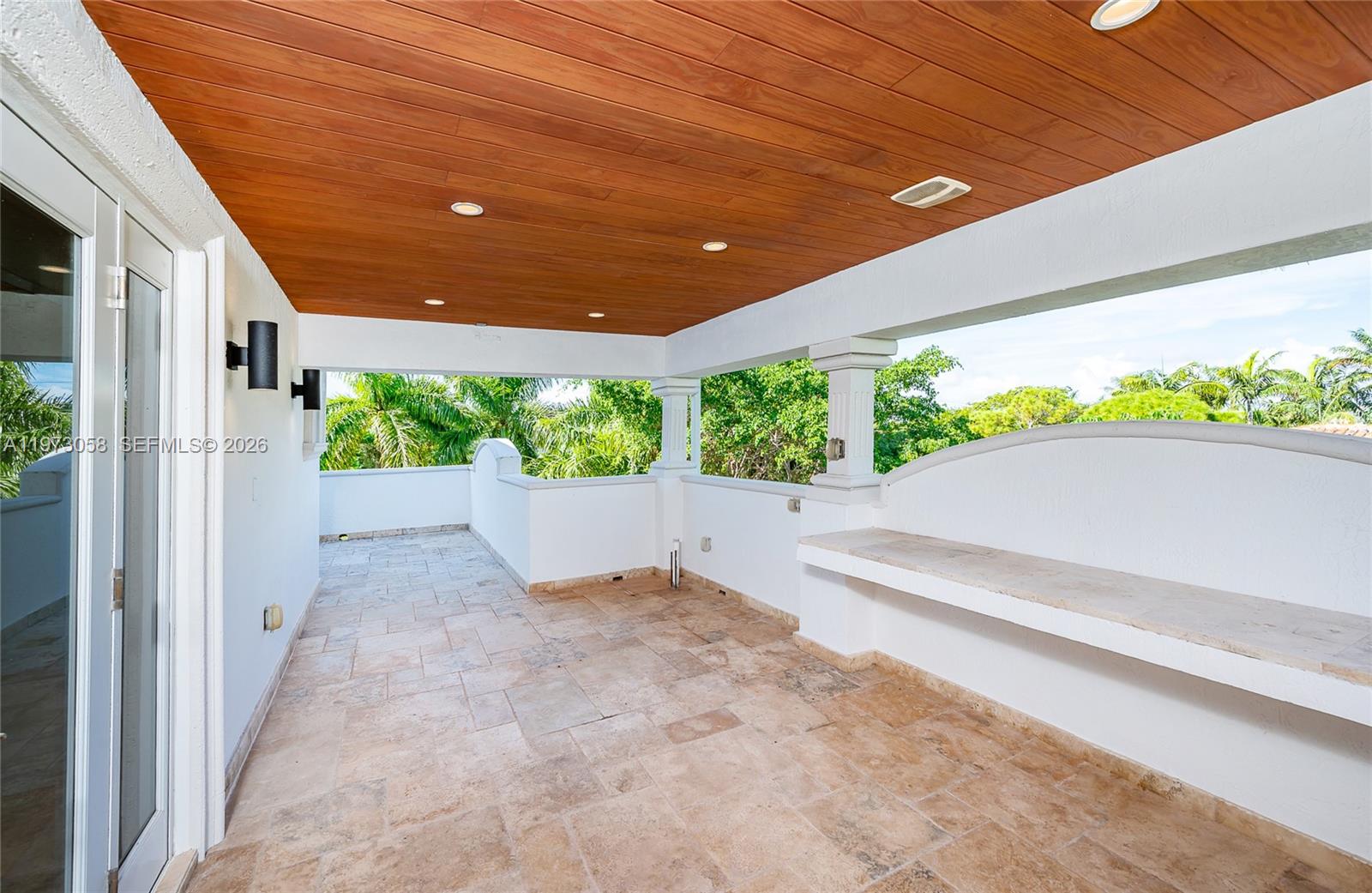 541 S Mashta Dr Key Biscayne, FL 33149