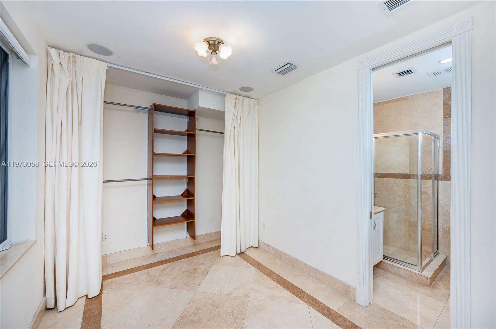 541 S Mashta Dr Key Biscayne, FL 33149