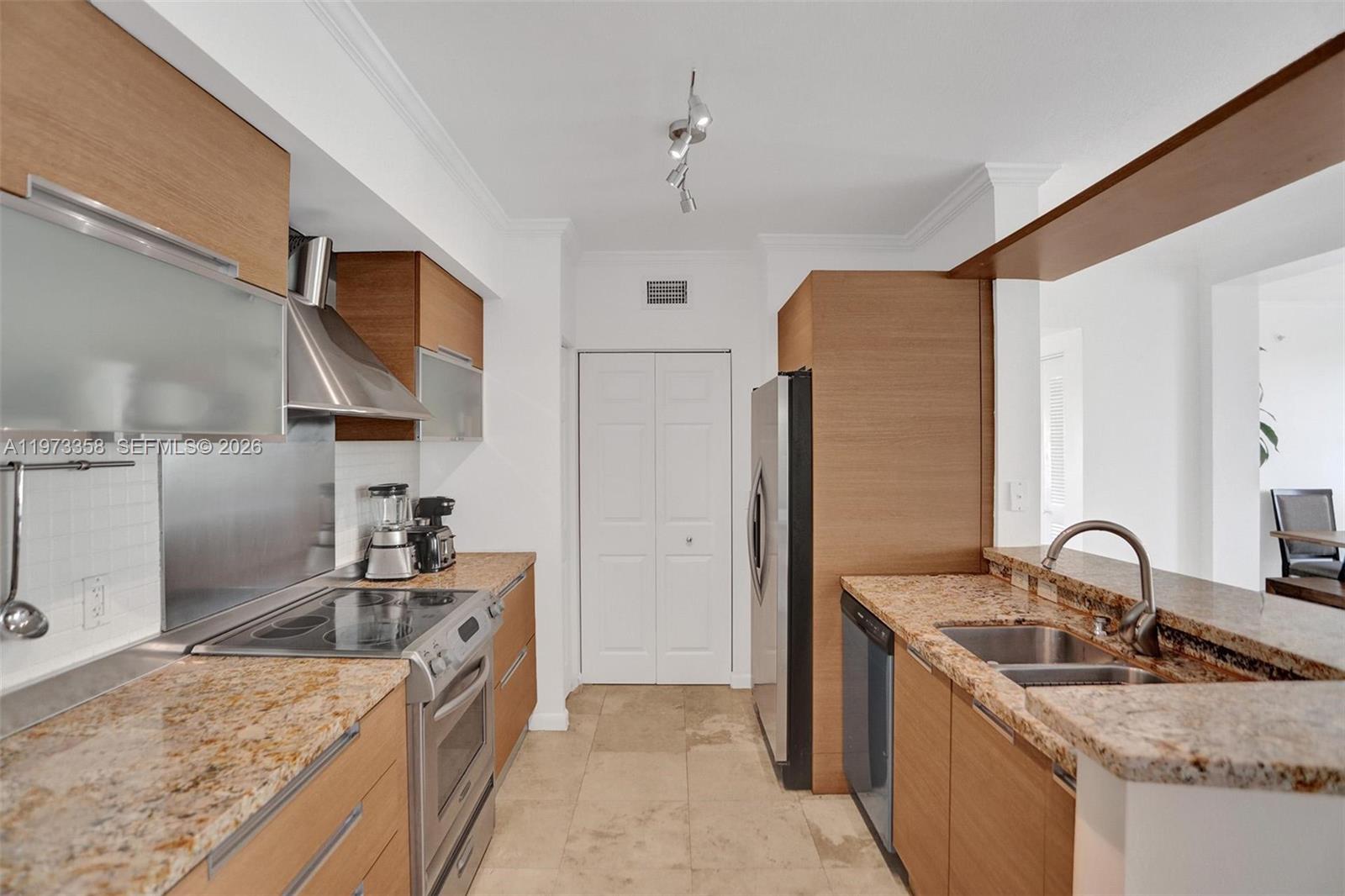 17100 N Bay Rd #1501 Sunny Isles Beach, FL 33160