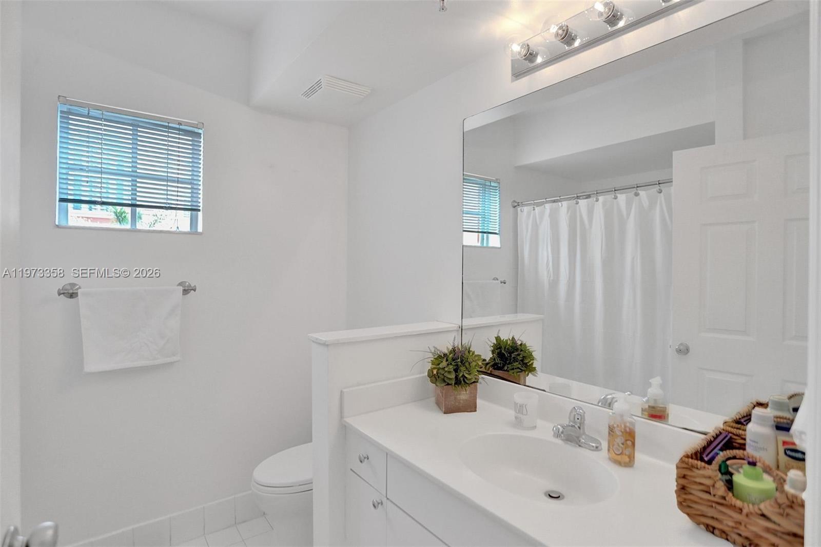 17100 N Bay Rd #1501 Sunny Isles Beach, FL 33160