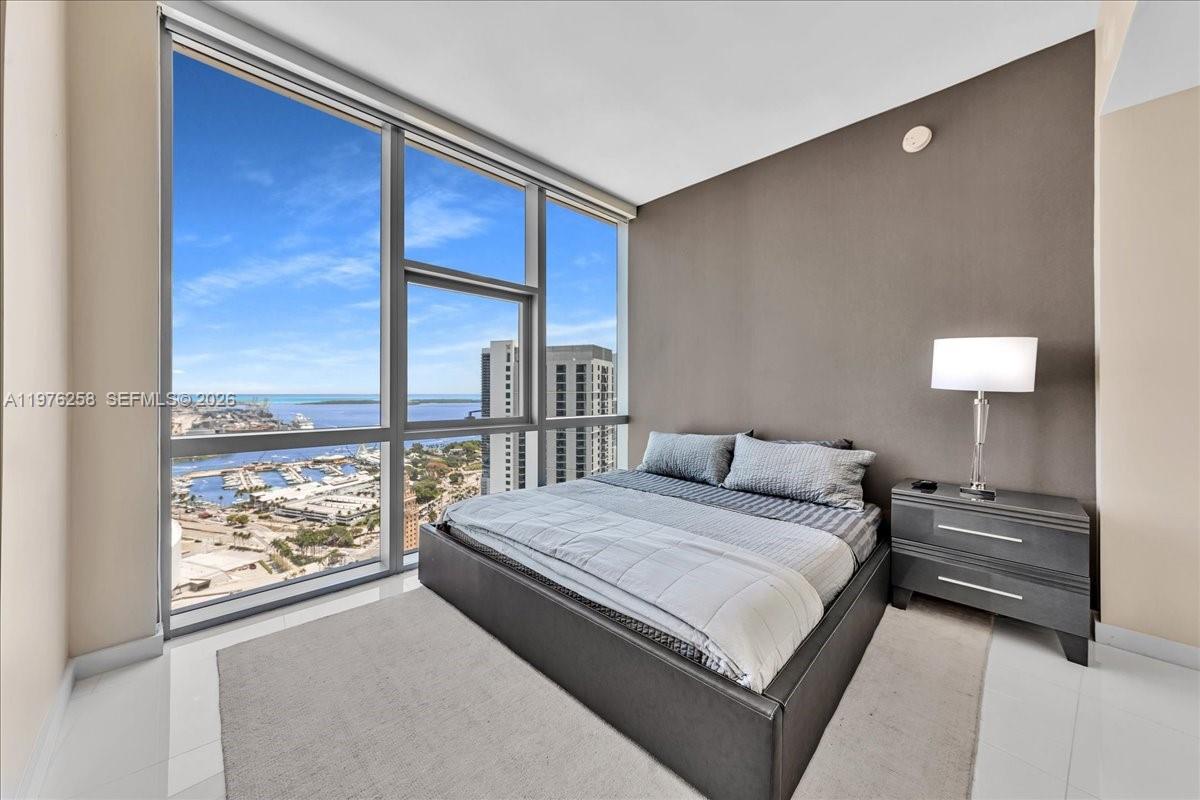 851 NE 1st Ave #3711 Miami, FL 33132