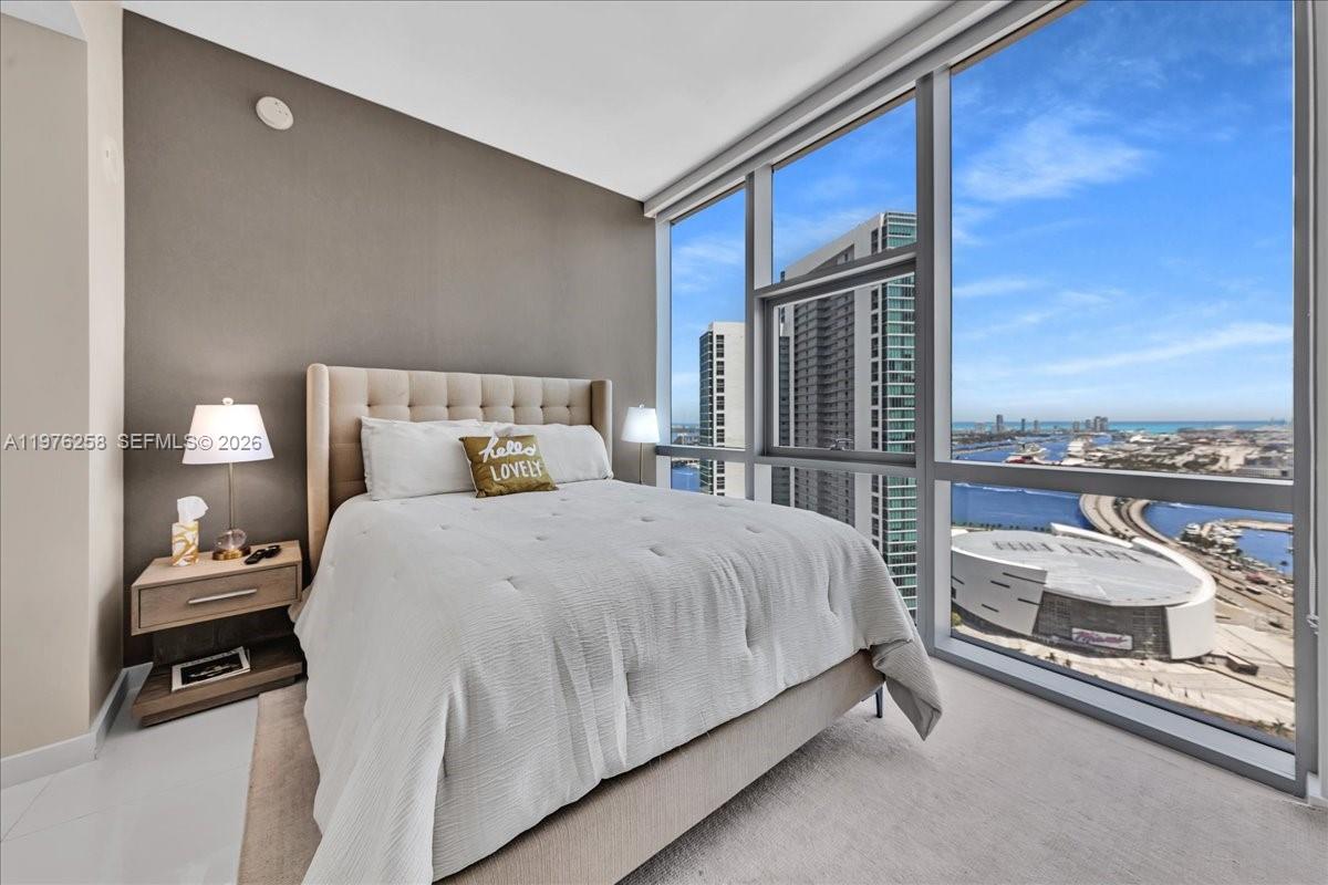 851 NE 1st Ave #3711 Miami, FL 33132