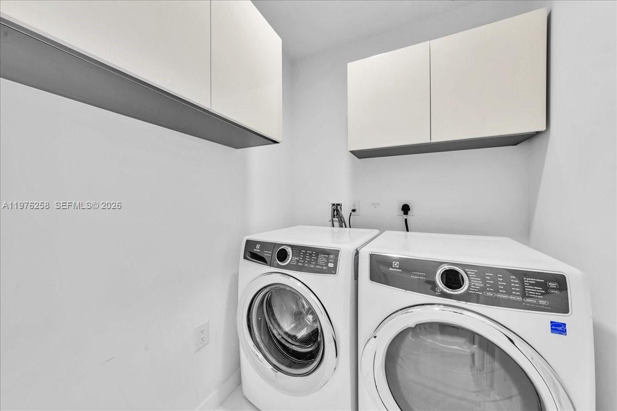 851 NE 1st Ave #3711 Miami, FL 33132