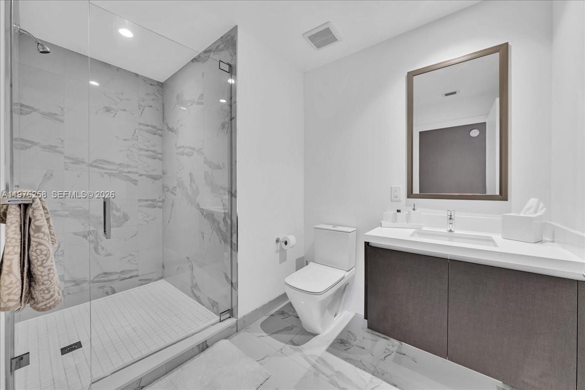 851 NE 1st Ave #3711 Miami, FL 33132