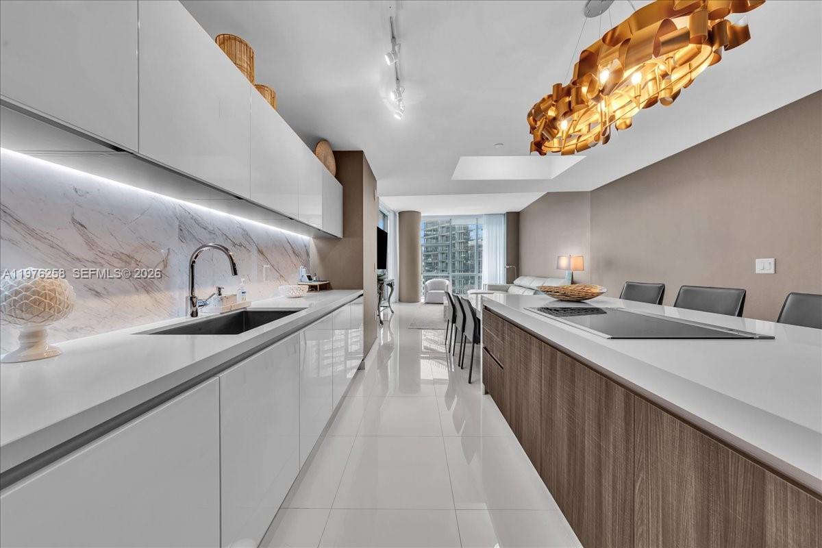 851 NE 1st Ave #3711 Miami, FL 33132