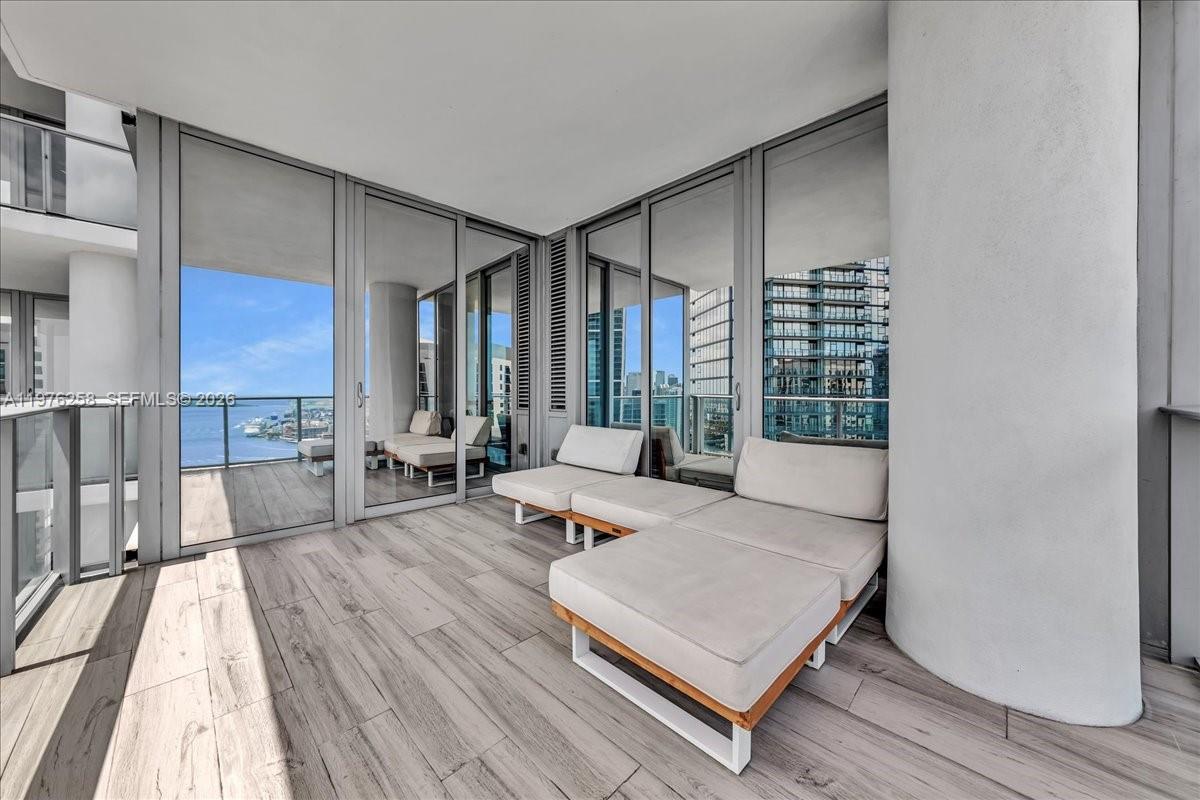 851 NE 1st Ave #3711 Miami, FL 33132