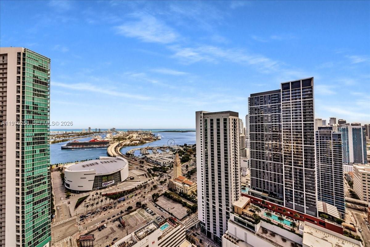 851 NE 1st Ave #3711 Miami, FL 33132