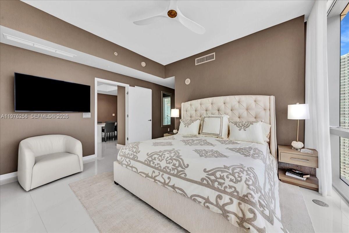 851 NE 1st Ave #3711 Miami, FL 33132