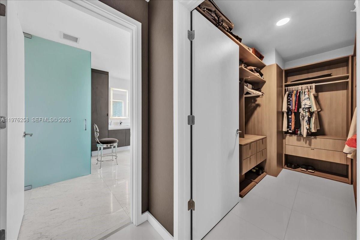 851 NE 1st Ave #3711 Miami, FL 33132