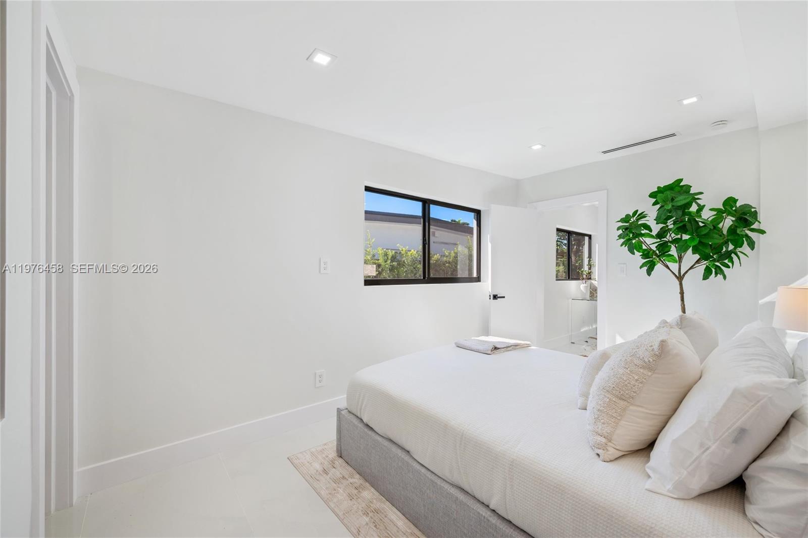 1931 186th Dr North Miami Beach, FL 33179