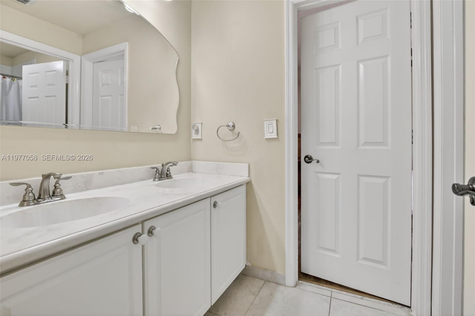 19151 N Hibiscus St Weston, FL 33332