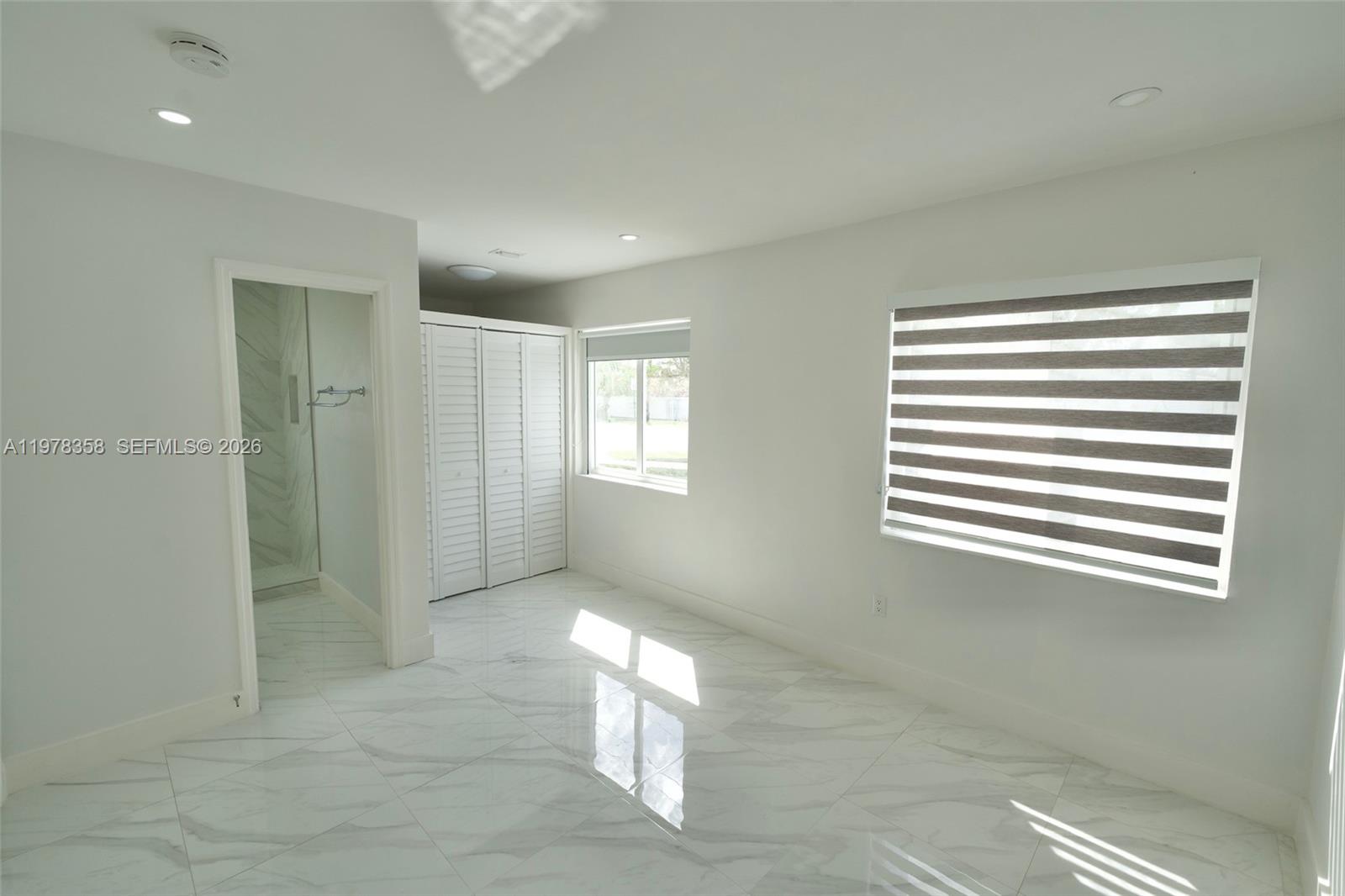 10381 SW 32nd St Miami, FL 33165