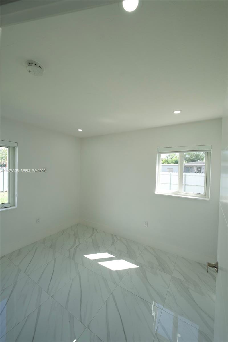 10381 SW 32nd St Miami, FL 33165