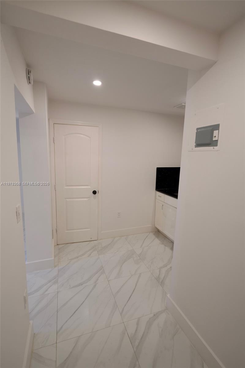 10381 SW 32nd St Miami, FL 33165