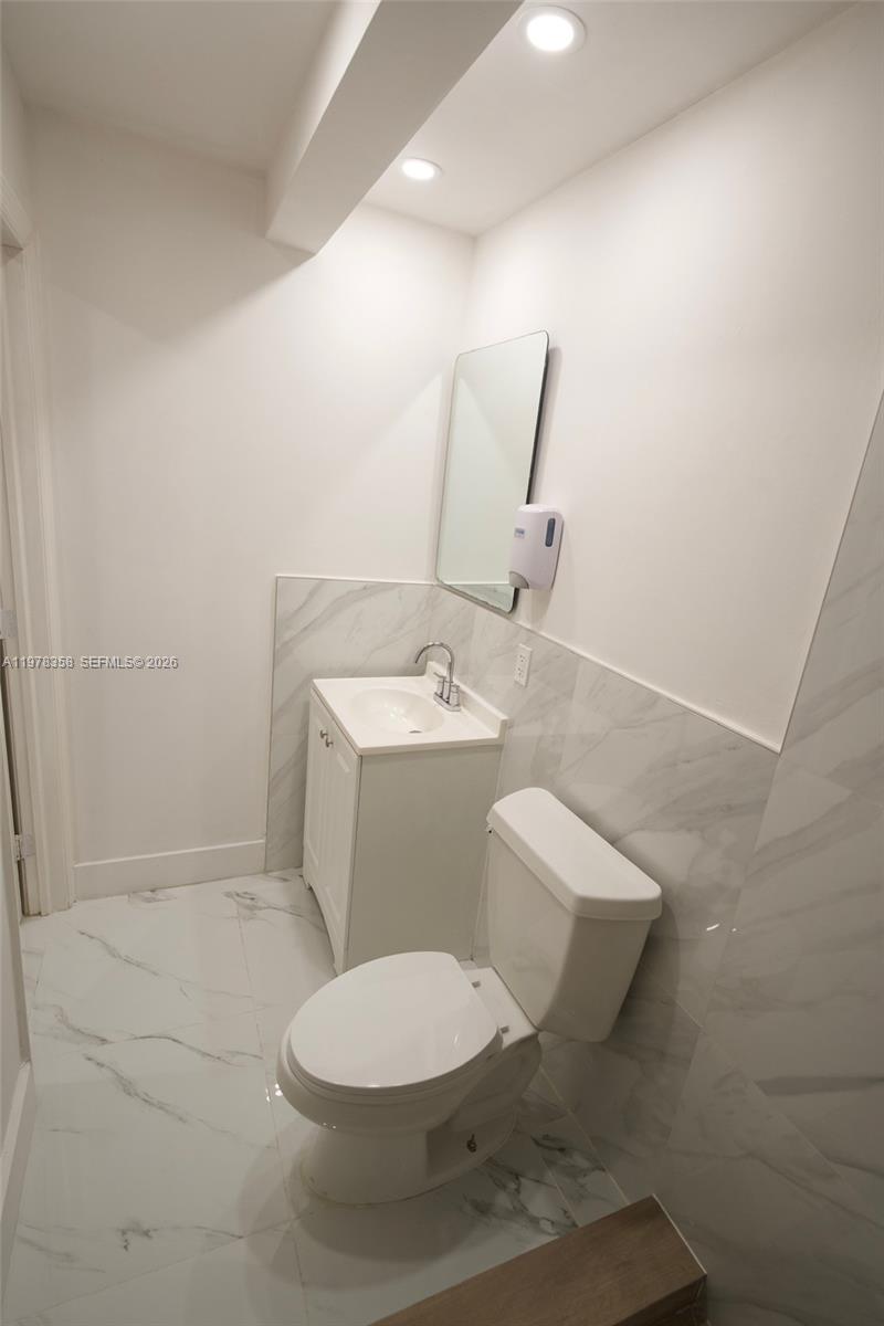 10381 SW 32nd St Miami, FL 33165