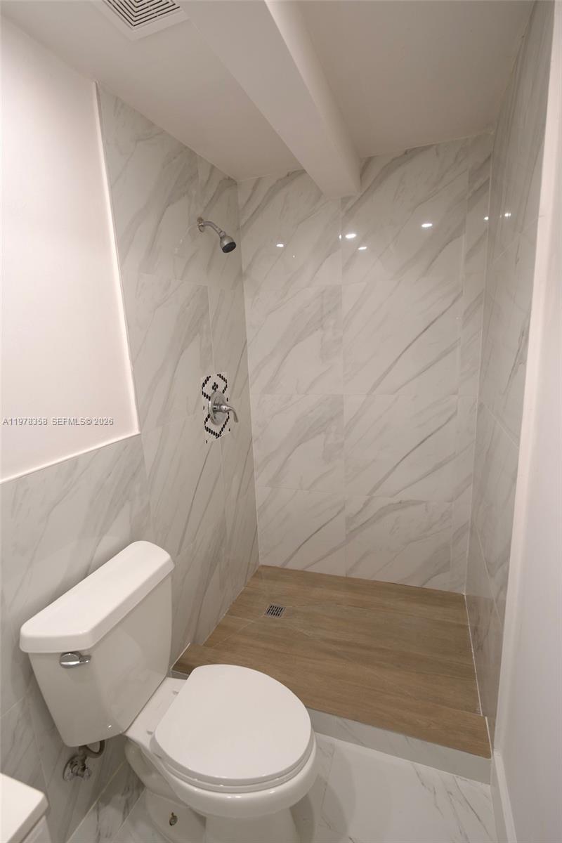 10381 SW 32nd St Miami, FL 33165