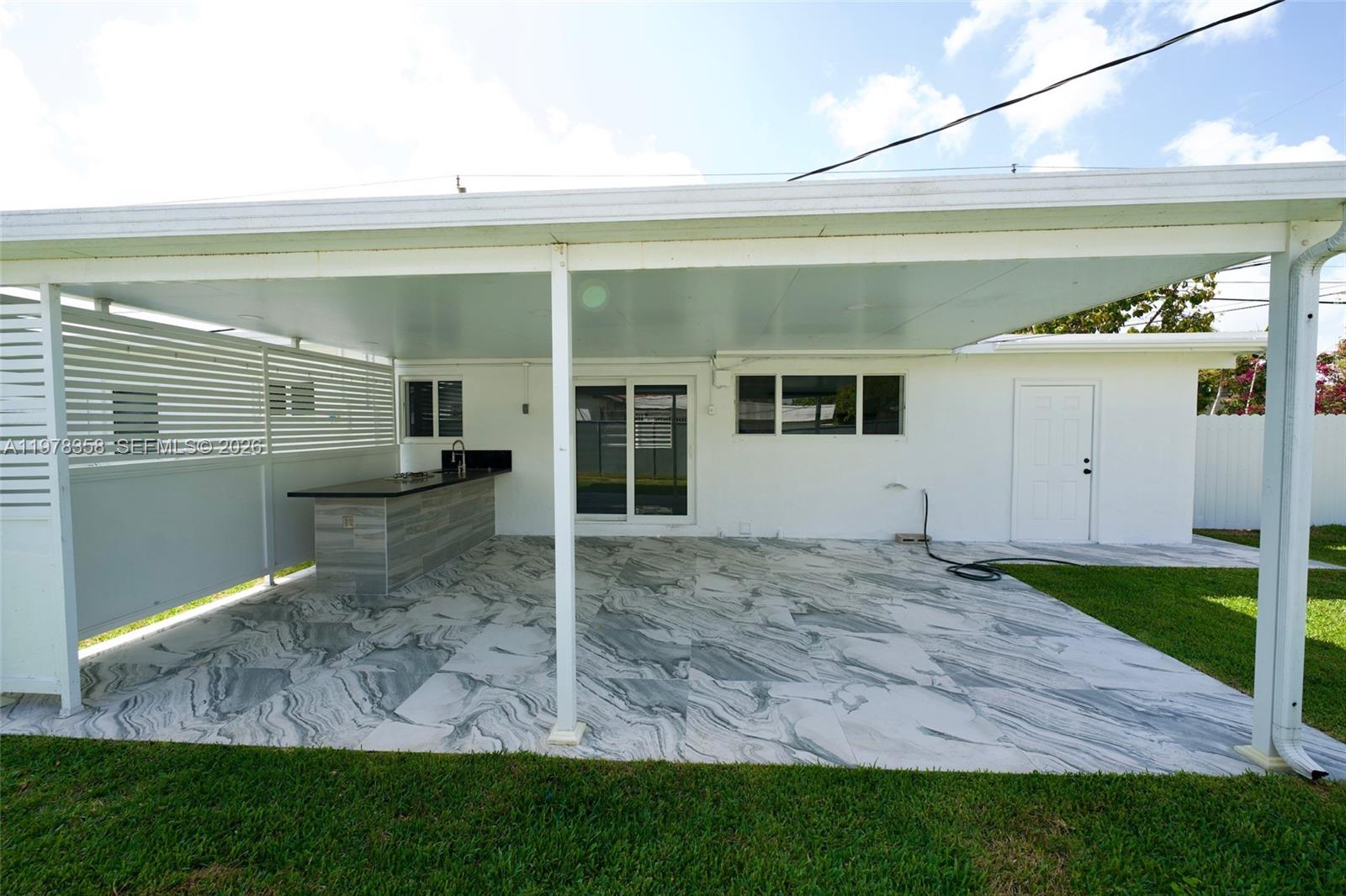 10381 SW 32nd St Miami, FL 33165