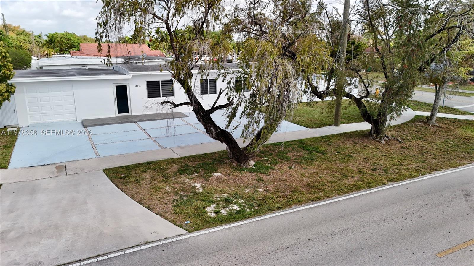 10381 SW 32nd St Miami, FL 33165