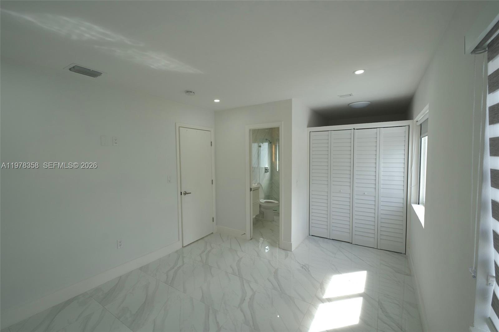 10381 SW 32nd St Miami, FL 33165