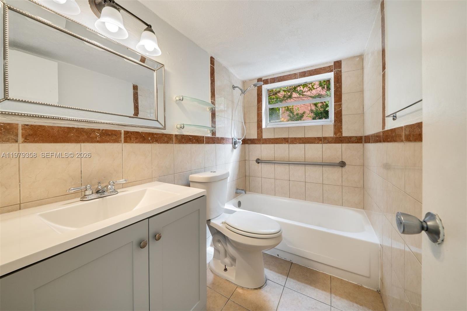 915 Jefferson Ave #2C Miami Beach, FL 33139