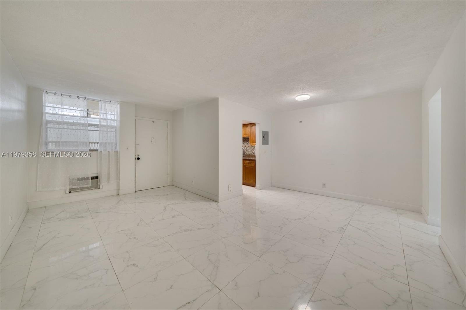 915 Jefferson Ave #2C Miami Beach, FL 33139