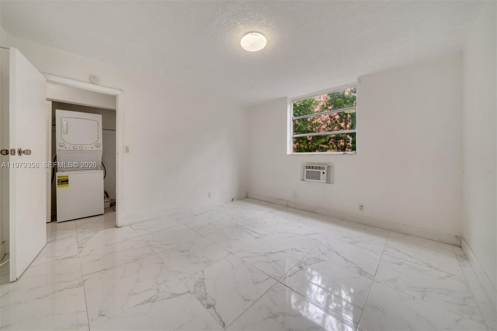 915 Jefferson Ave #2C Miami Beach, FL 33139