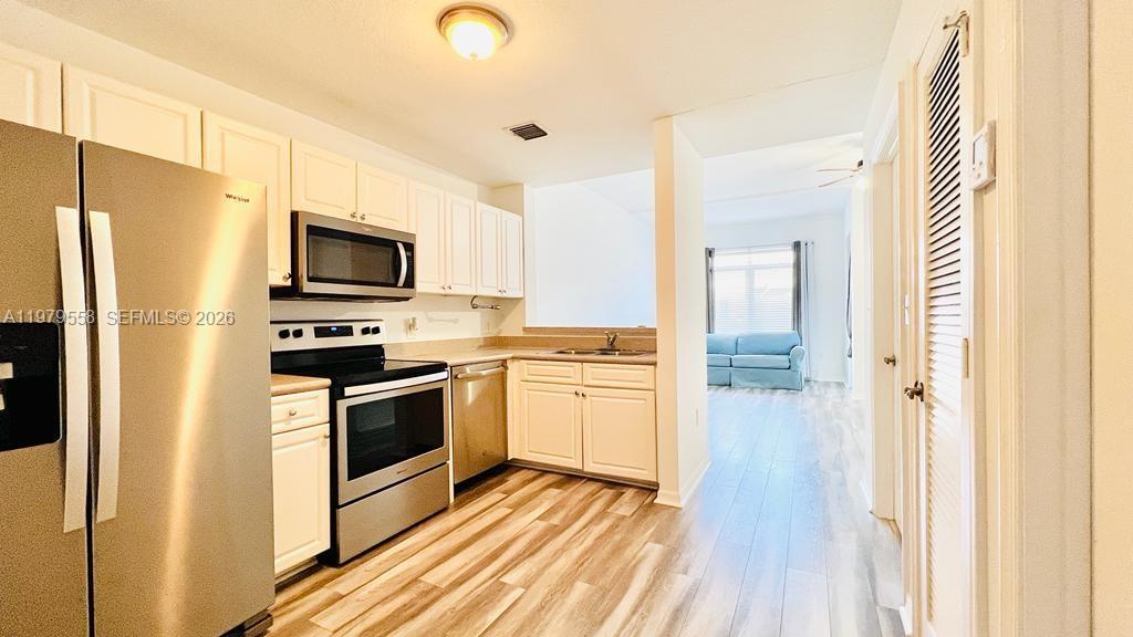 1200 Town Ctr Dr #420 Jupiter, FL 33458