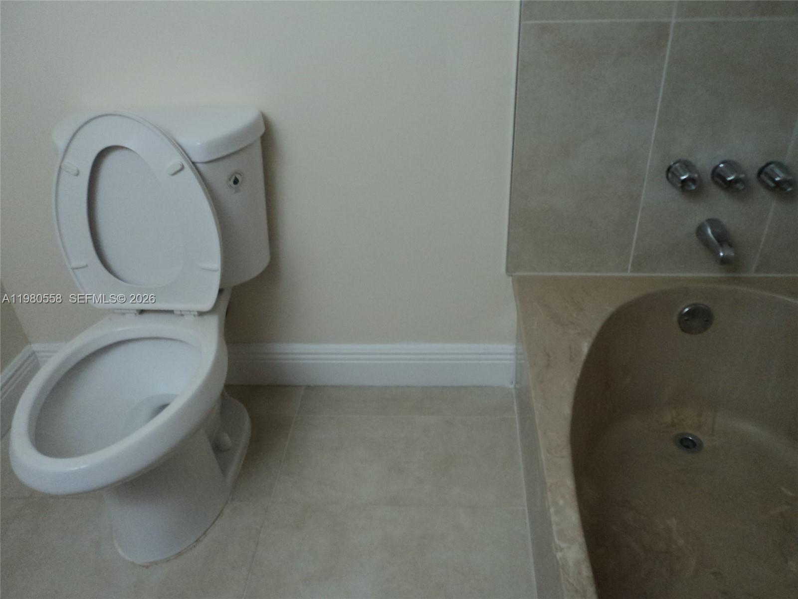 1301 NE 7th St #511 Hallandale Beach, FL 33009