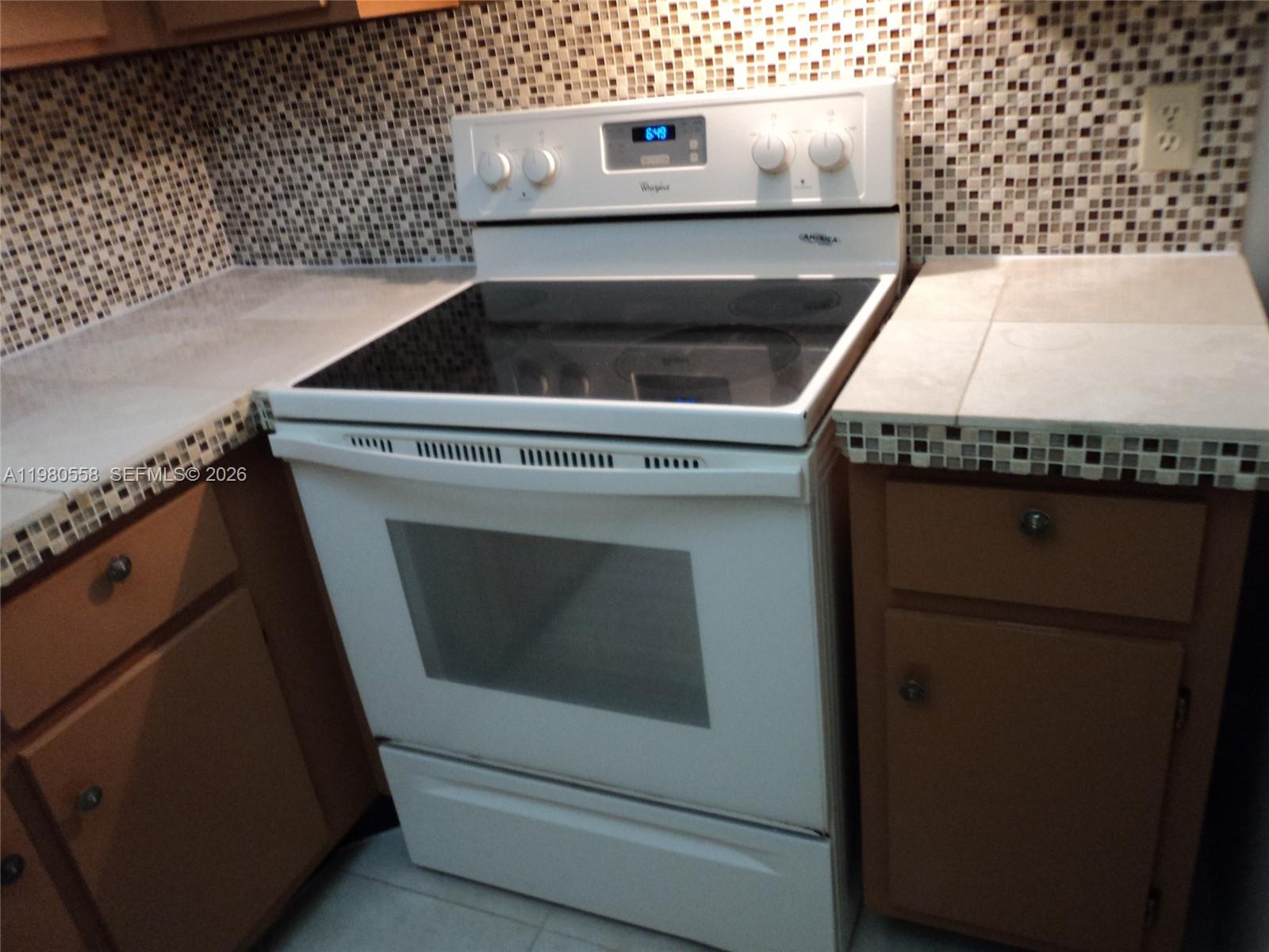 1301 NE 7th St #511 Hallandale Beach, FL 33009