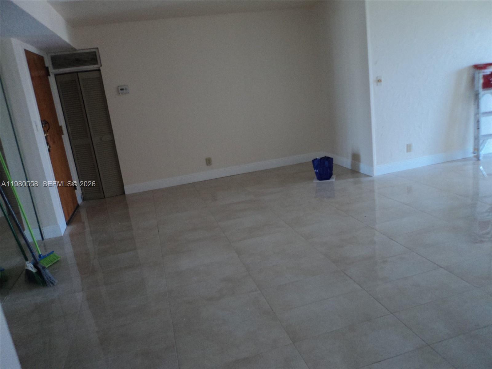 1301 NE 7th St #511 Hallandale Beach, FL 33009