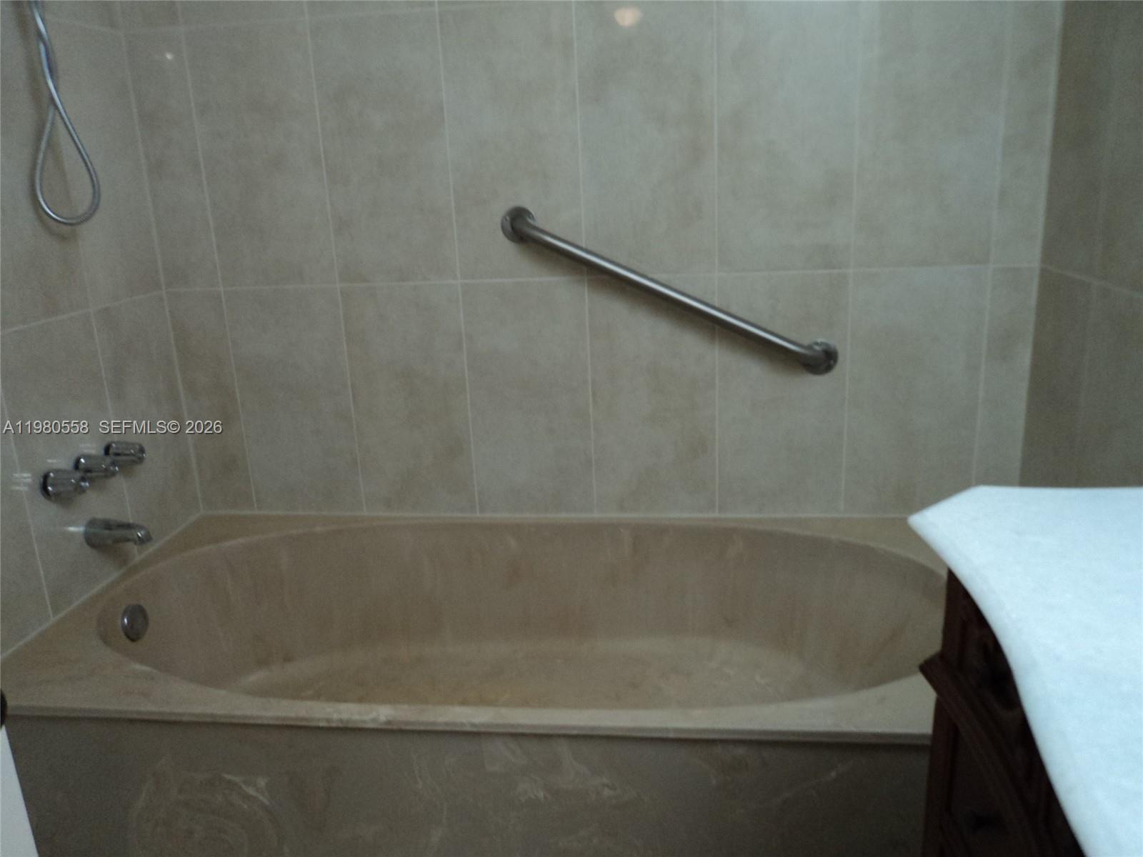 1301 NE 7th St #511 Hallandale Beach, FL 33009