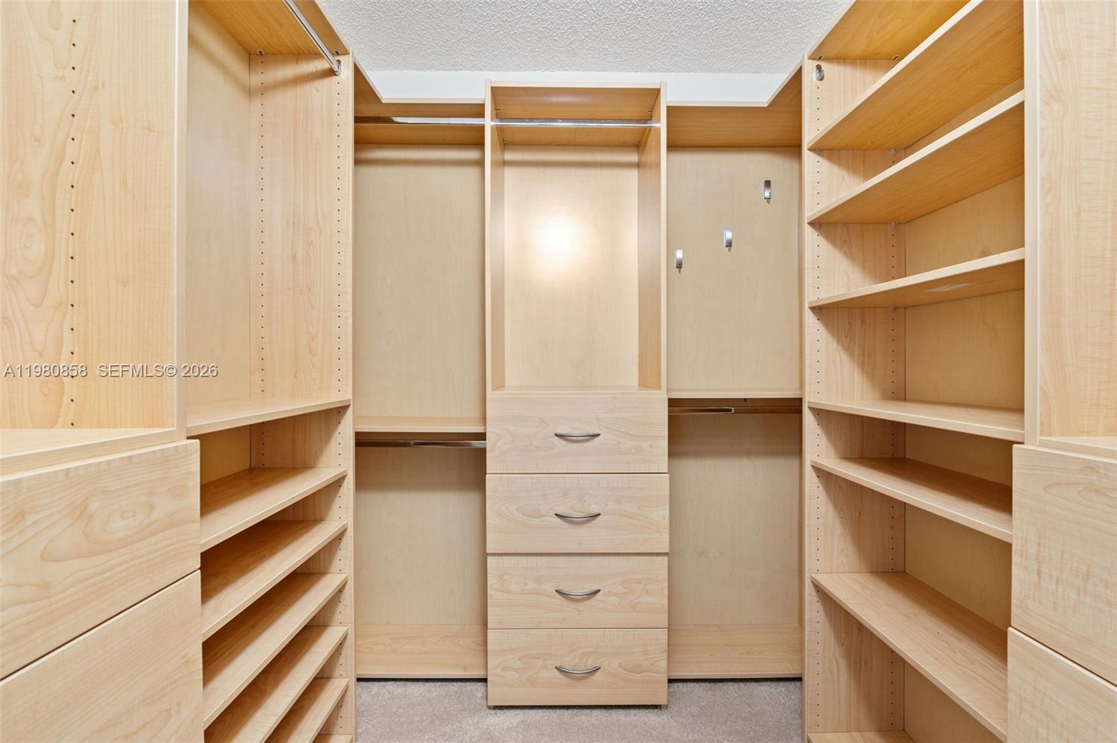 10252 NW 52nd Ter Doral, FL 33178