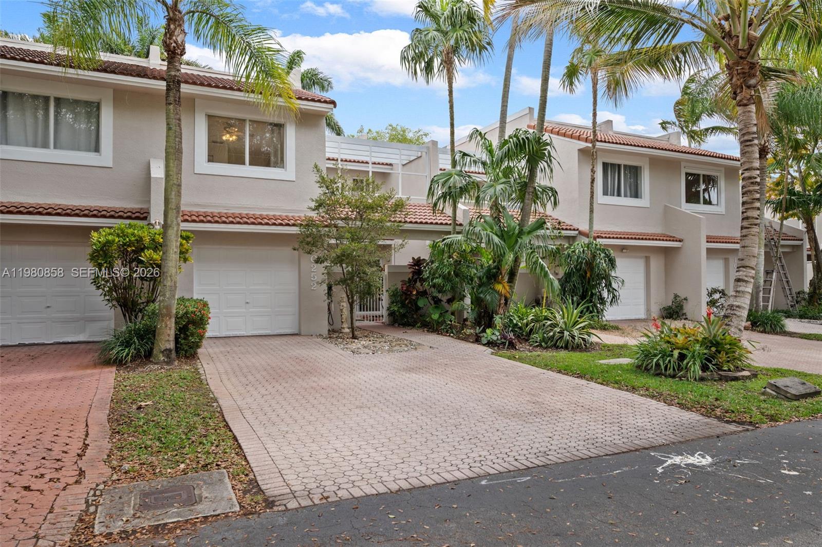 10252 NW 52nd Ter Doral, FL 33178