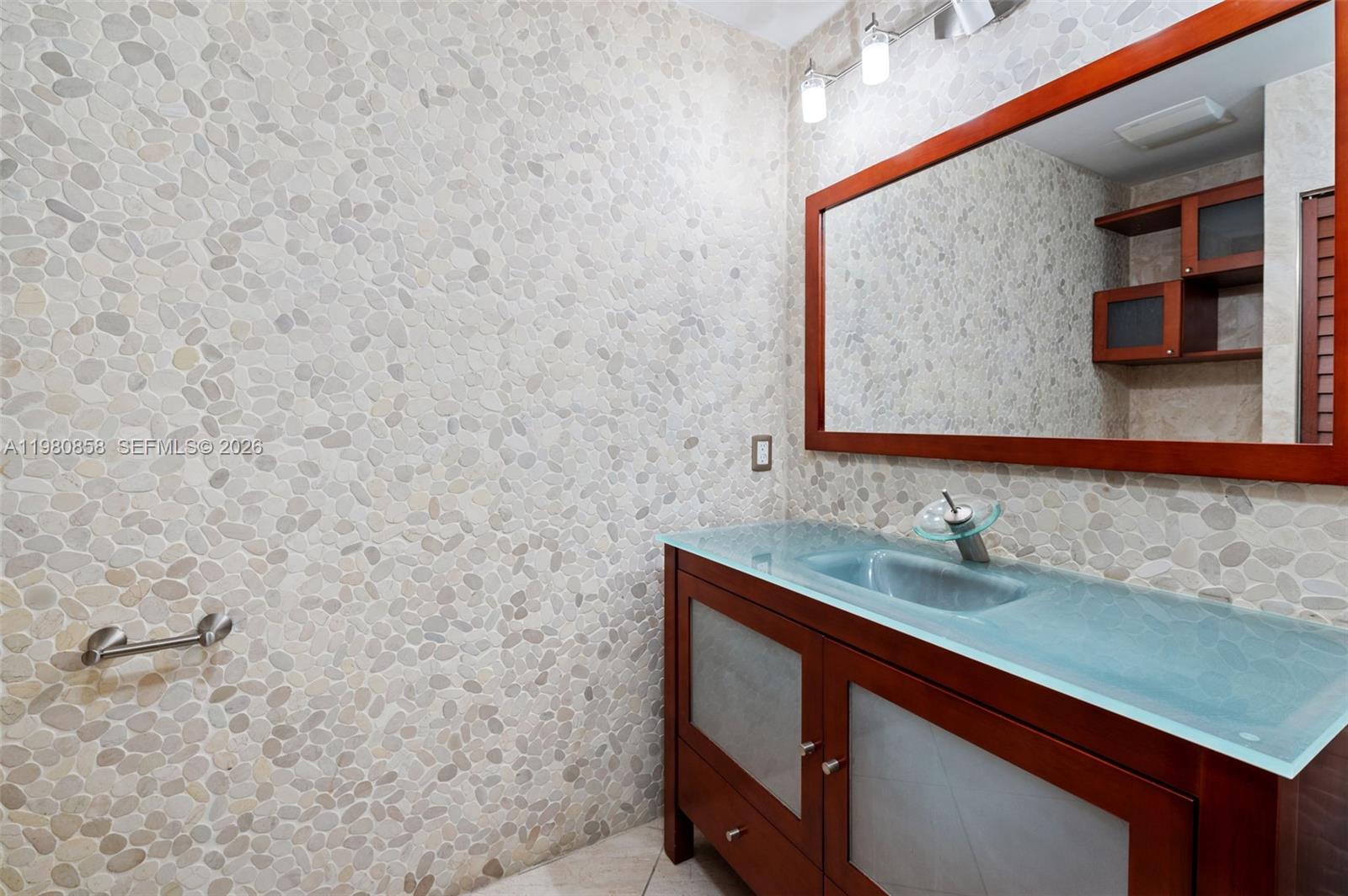 10252 NW 52nd Ter Doral, FL 33178