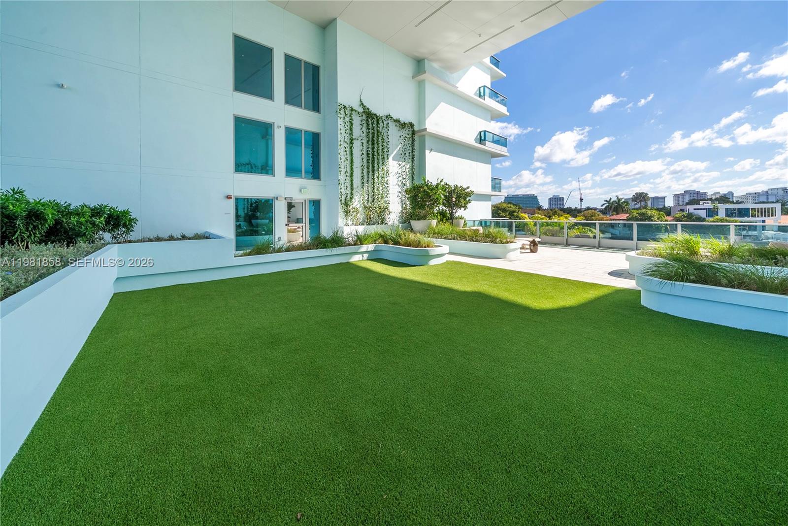 9221 E Bay Hbr Dr #810 Bay Harbor Islands, FL 33154