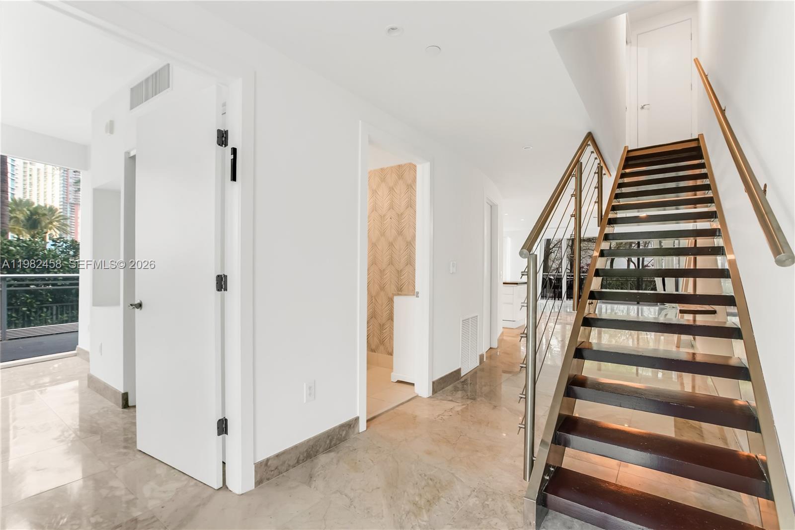 2950 NE 188th St #150 Aventura, FL 33180