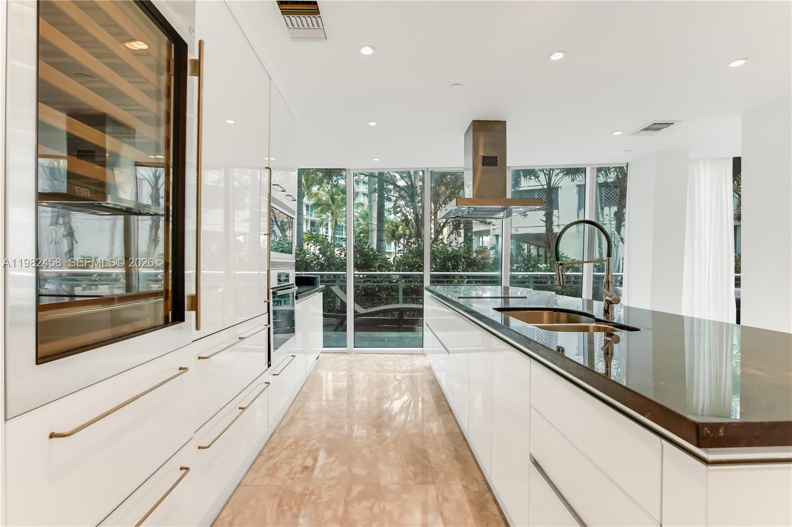 2950 NE 188th St #150 Aventura, FL 33180