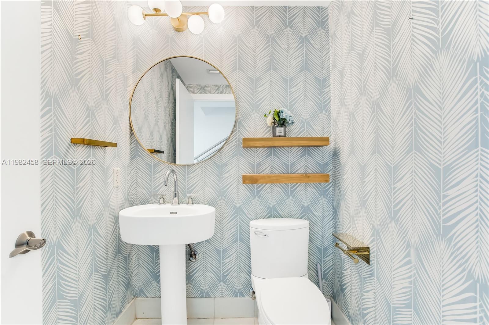 2950 NE 188th St #150 Aventura, FL 33180