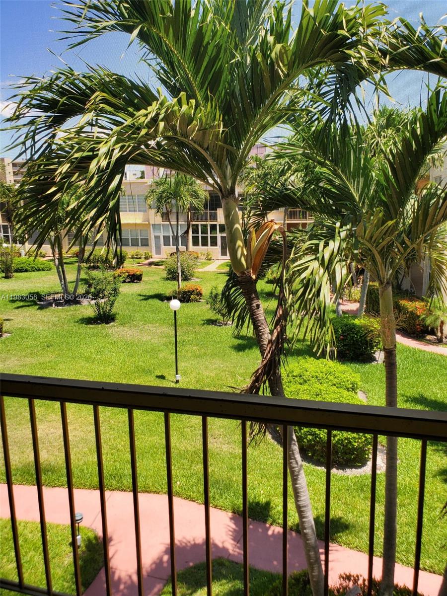 851 NE 14th Ave #414 Hallandale Beach, FL 33009