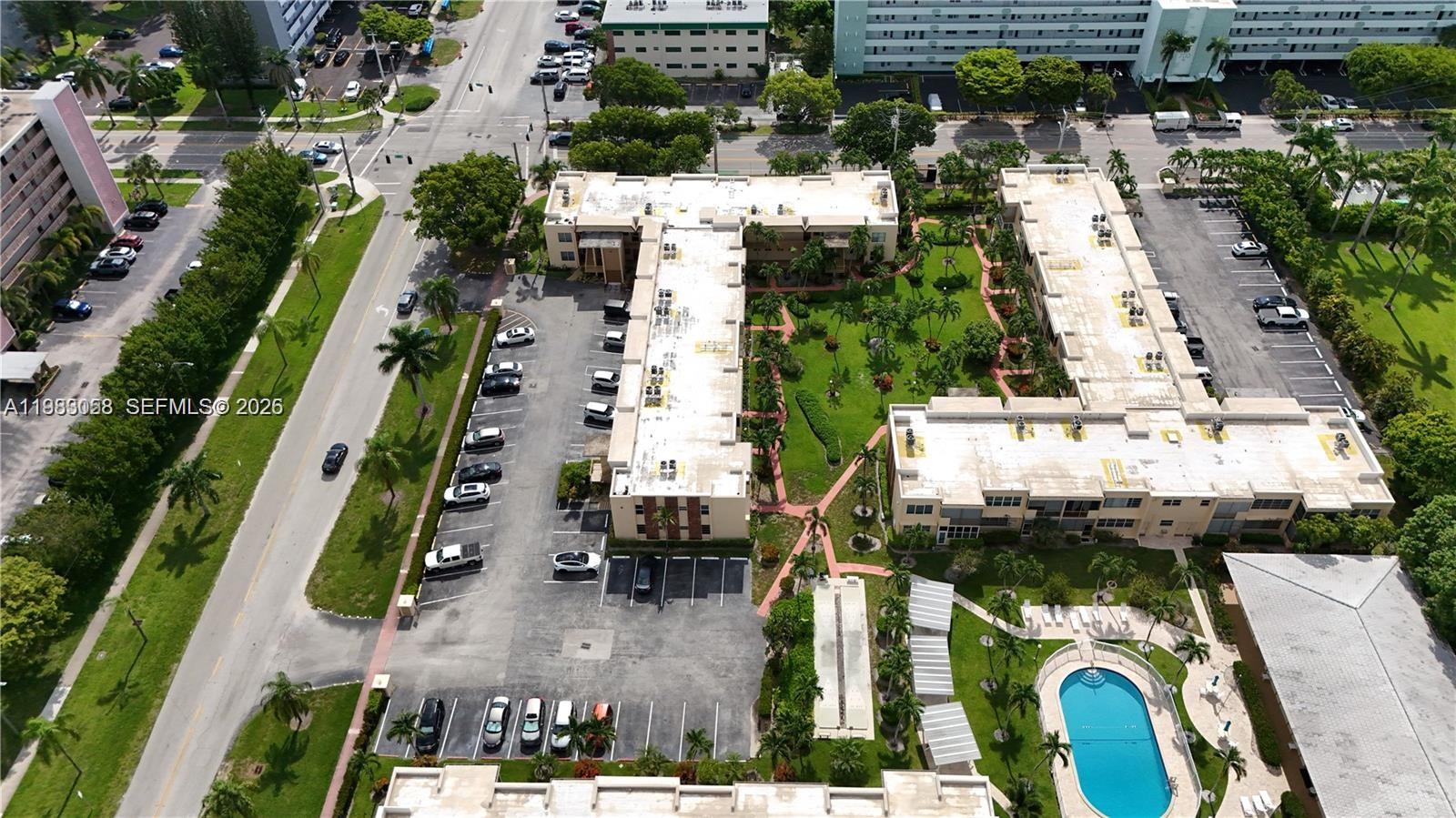 851 NE 14th Ave #414 Hallandale Beach, FL 33009