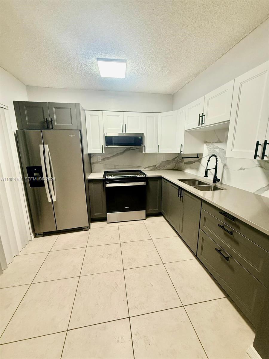 1340 W 41st St #205 Hialeah, FL 33012
