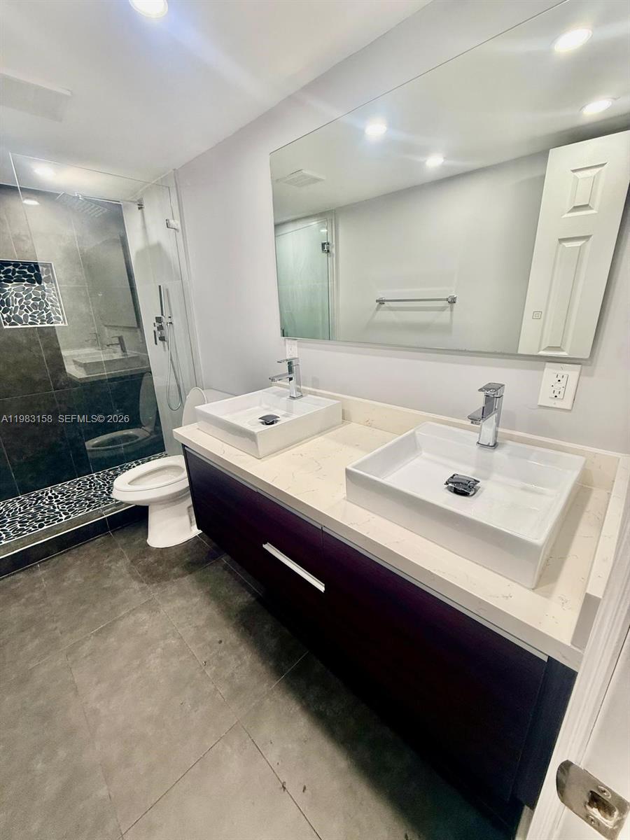 1340 W 41st St #205 Hialeah, FL 33012