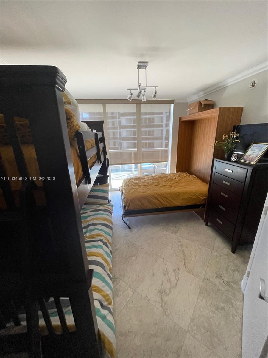 image Beach Club 215