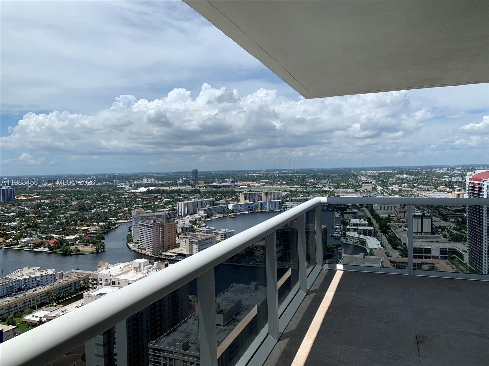 image Beach Club 223