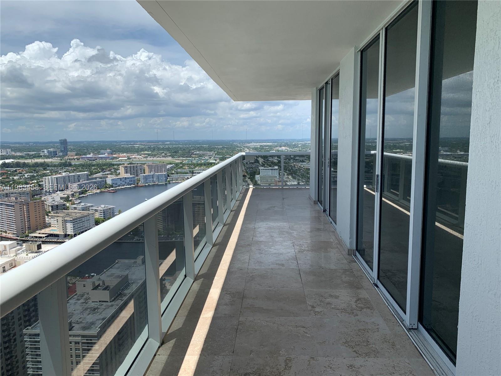 image Beach Club 224