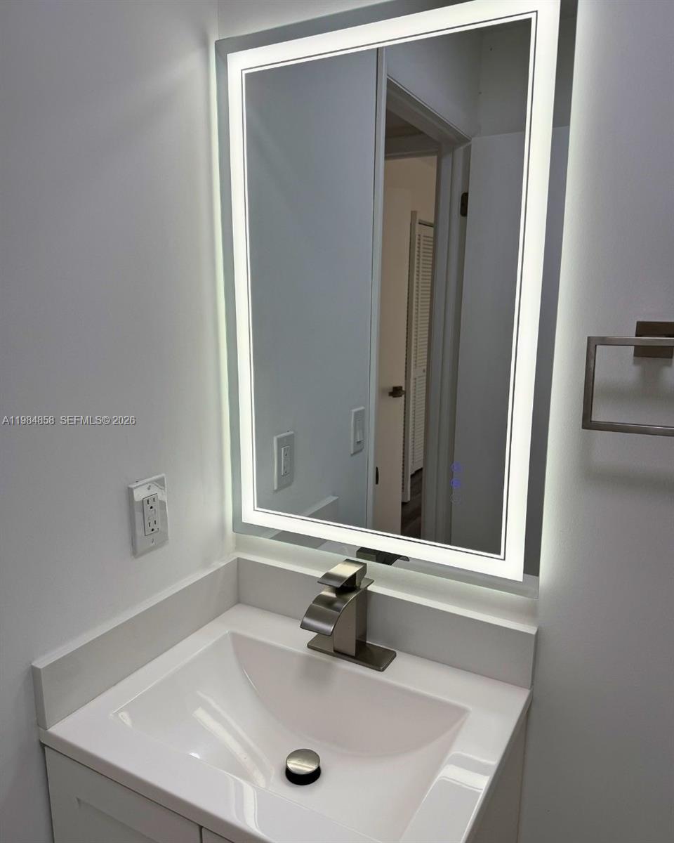 11776 SW 90th Ter Miami, FL 33186