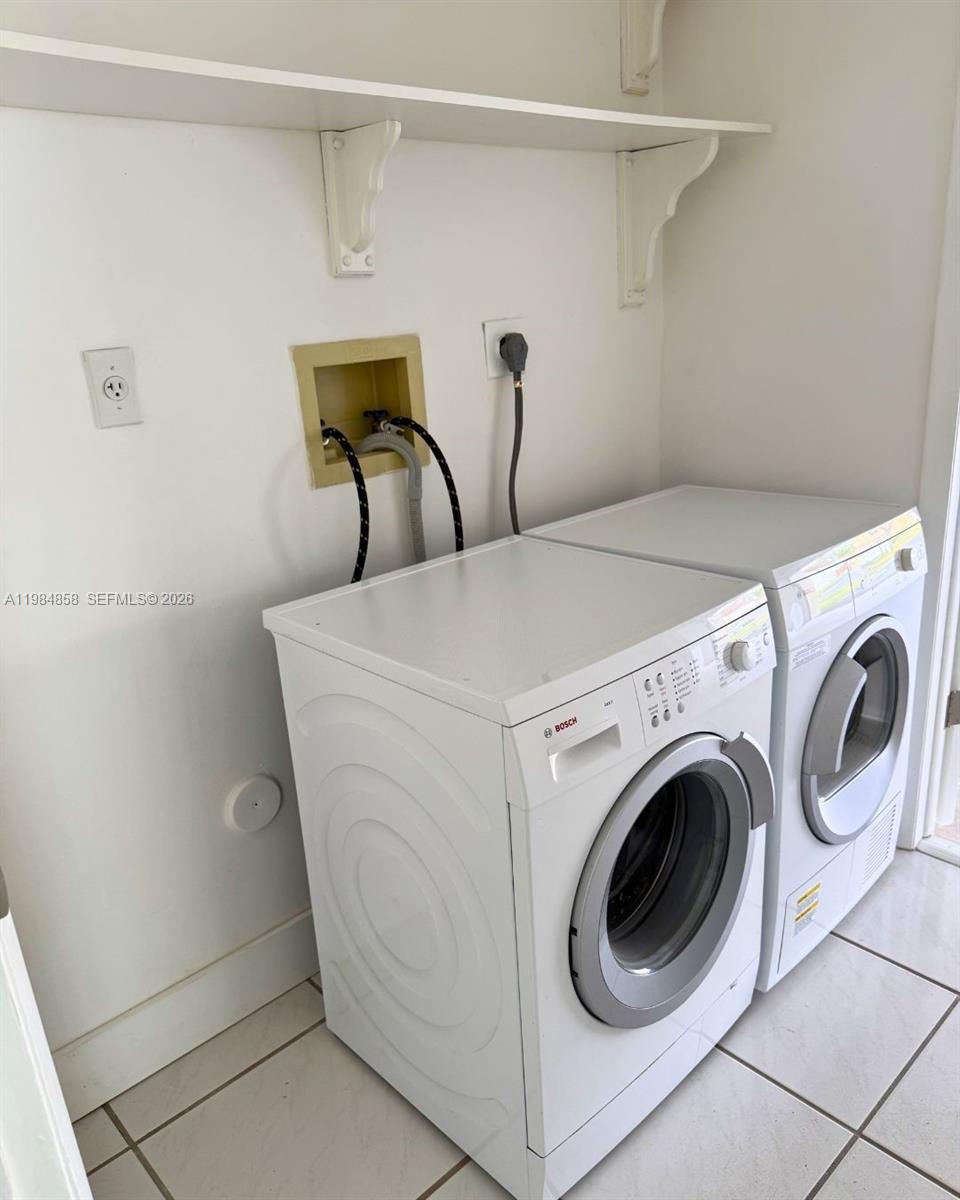 11776 SW 90th Ter Miami, FL 33186